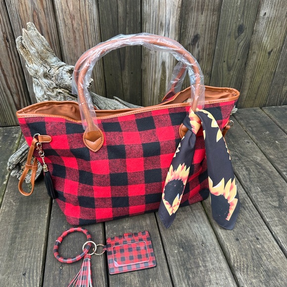 ❤️NEW BUFFALO PLAID TOTE BAG PURSE w/ CREDIT CARD ID BANGLE WRISTLET & TASSEL❤️ - Picture 1 of 9